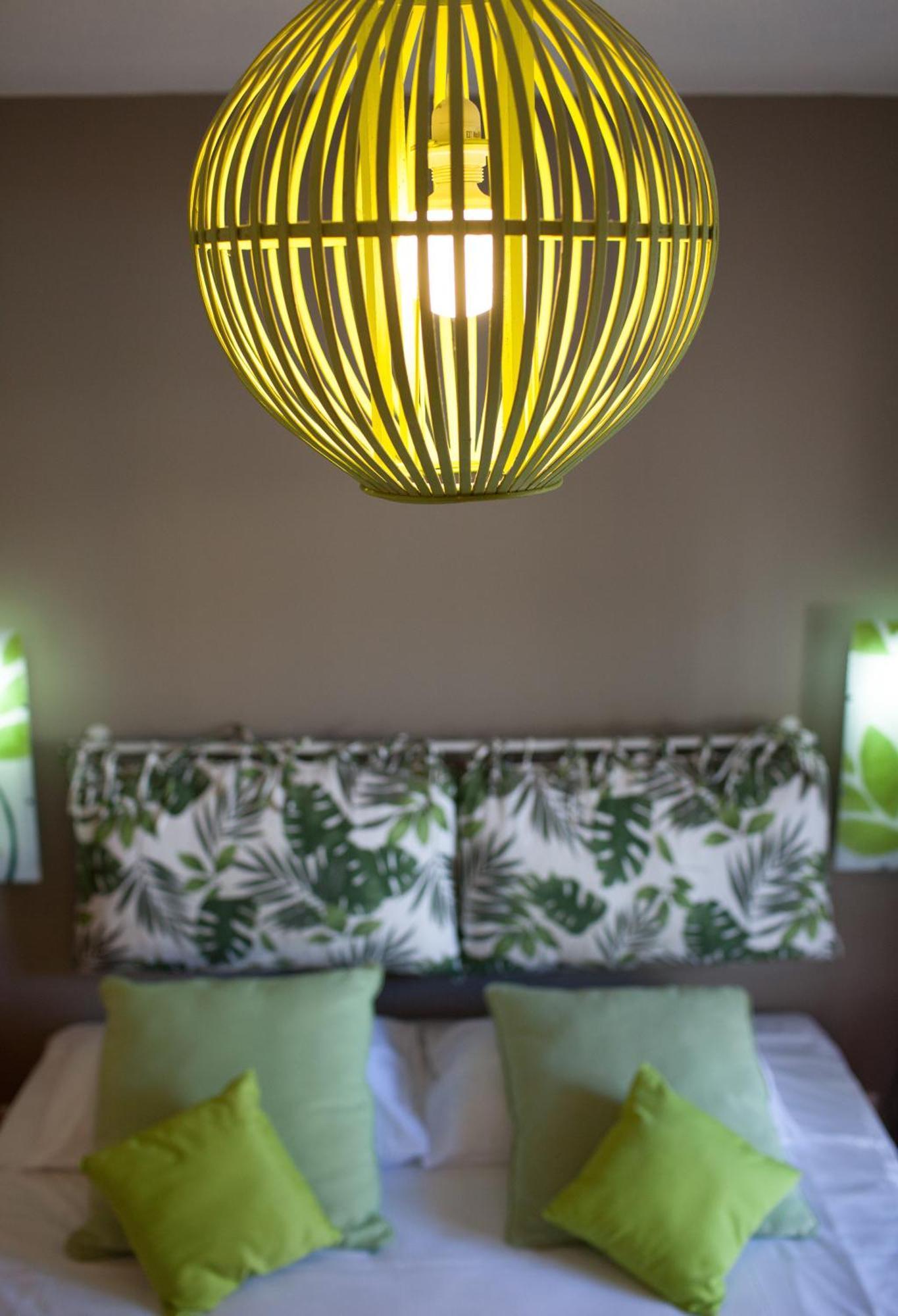 Hotel Exsel Ermitage Saint-Gilles Les Bains Room photo