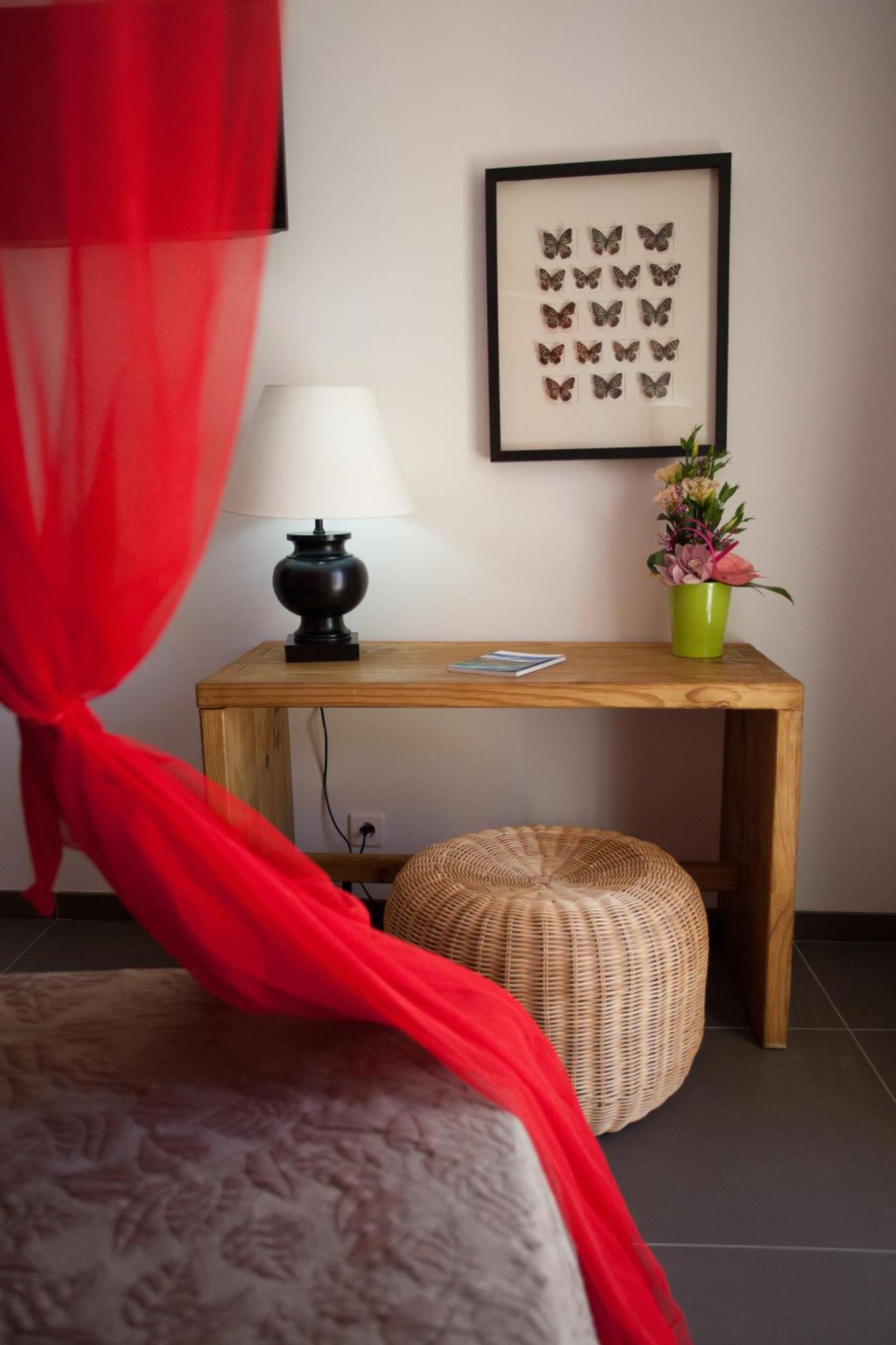 Hotel Exsel Ermitage Saint-Gilles Les Bains Room photo